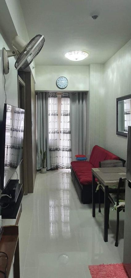 Schoenes Apartment Mit Pool-Nutzung Manila Esterno foto