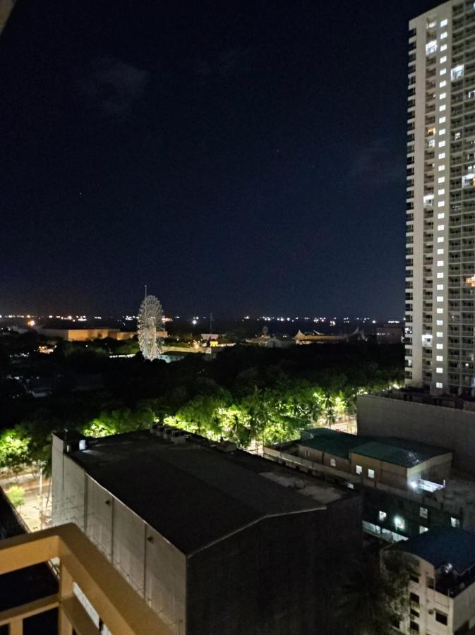 Schoenes Apartment Mit Pool-Nutzung Manila Esterno foto