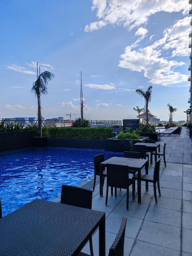 Schoenes Apartment Mit Pool-Nutzung Manila Esterno foto