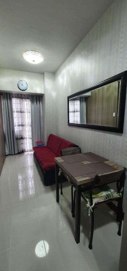 Schoenes Apartment Mit Pool-Nutzung Manila Esterno foto