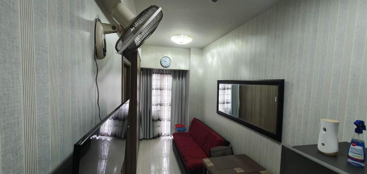 Schoenes Apartment Mit Pool-Nutzung Manila Esterno foto