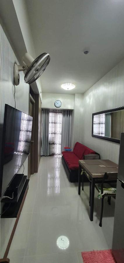 Schoenes Apartment Mit Pool-Nutzung Manila Esterno foto