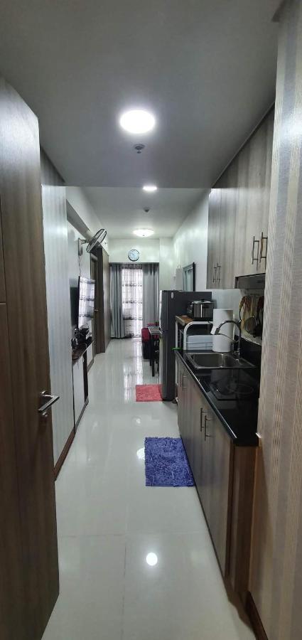 Schoenes Apartment Mit Pool-Nutzung Manila Esterno foto