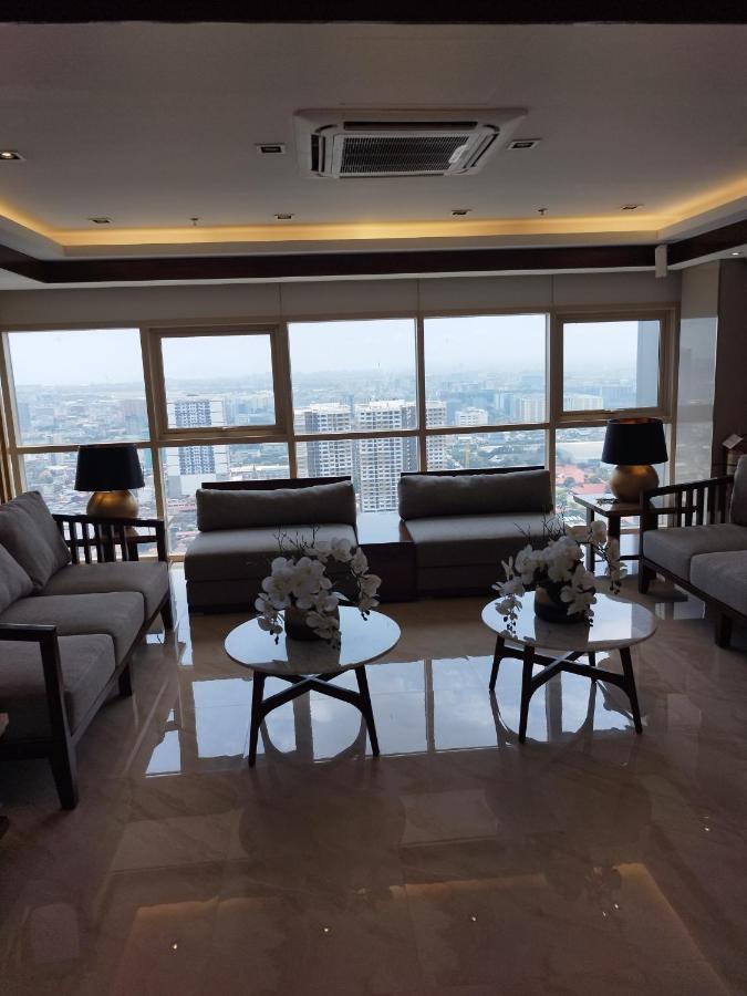 Schoenes Apartment Mit Pool-Nutzung Manila Esterno foto